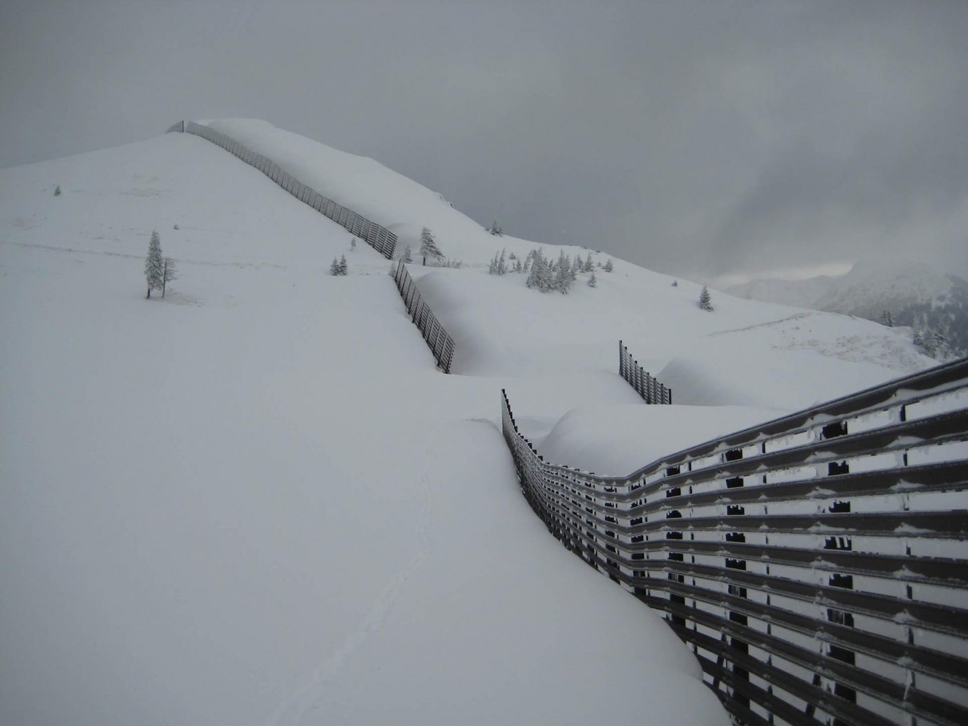 LAWINENSCHUTZBAUTEN (2) LAWINENSCHUTZBAUTEN (2)